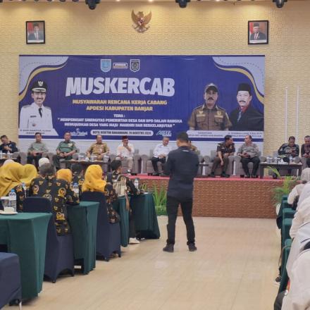 Pambakal Desa Surian turut hadir dalam acara MUSKERCAB APDESI Kabupaten Banjar